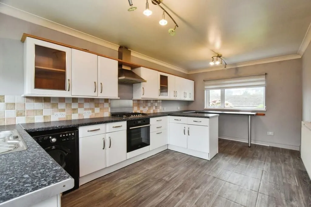 Burry Port, Dyfed, SA16 0DA - Online Auctions
