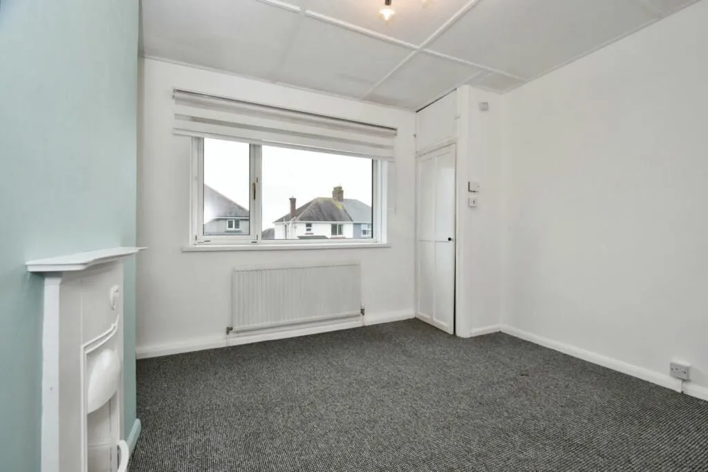 Burry Port, Dyfed, SA16 0DA - Online Auctions