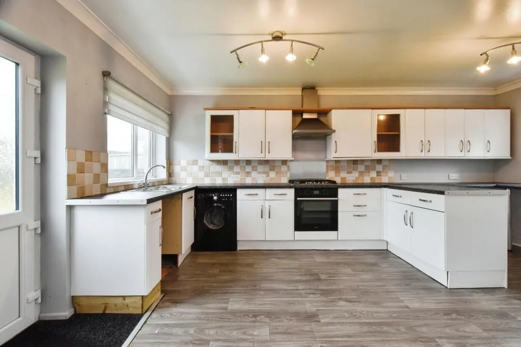 Burry Port, Dyfed, SA16 0DA - Online Auctions