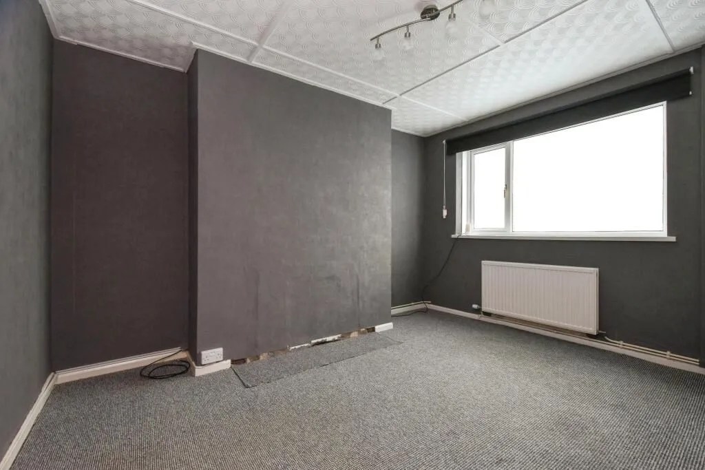 Burry Port, Dyfed, SA16 0DA - Online Auctions