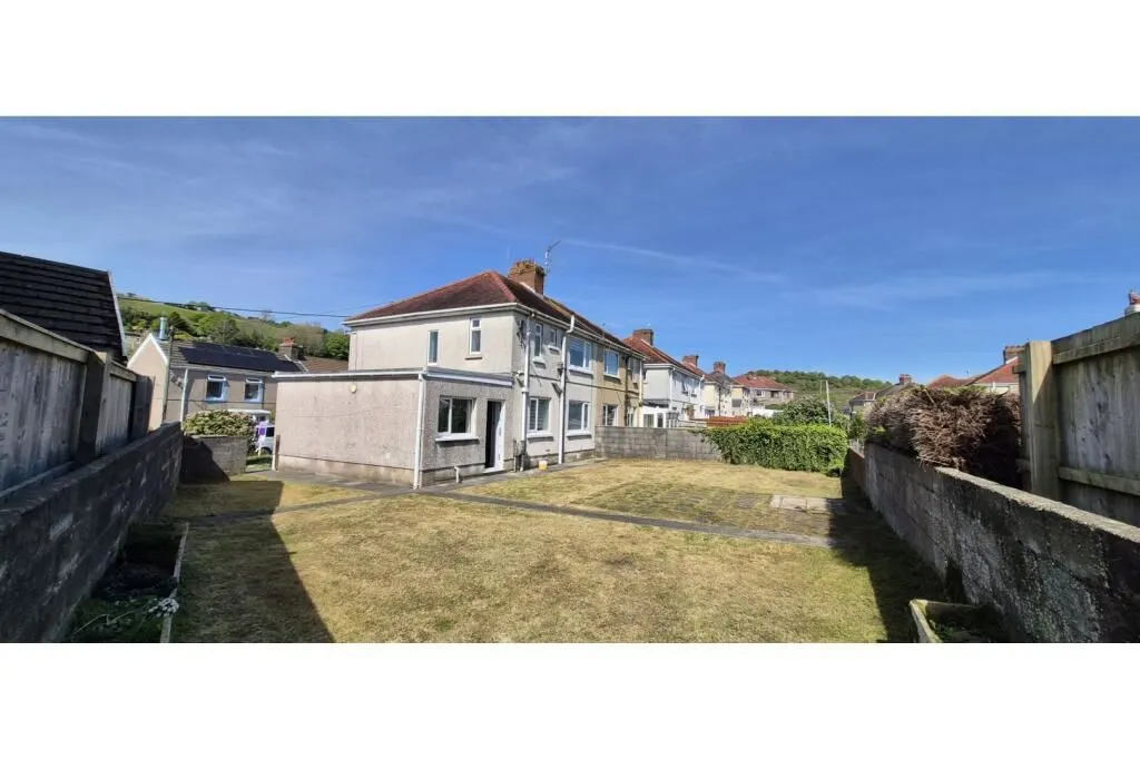 Burry Port, Dyfed, SA16 0DA - Online Auctions