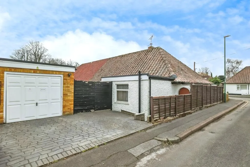 Nottingham, Nottinghamshire, NG8 1AL - Online Auctions