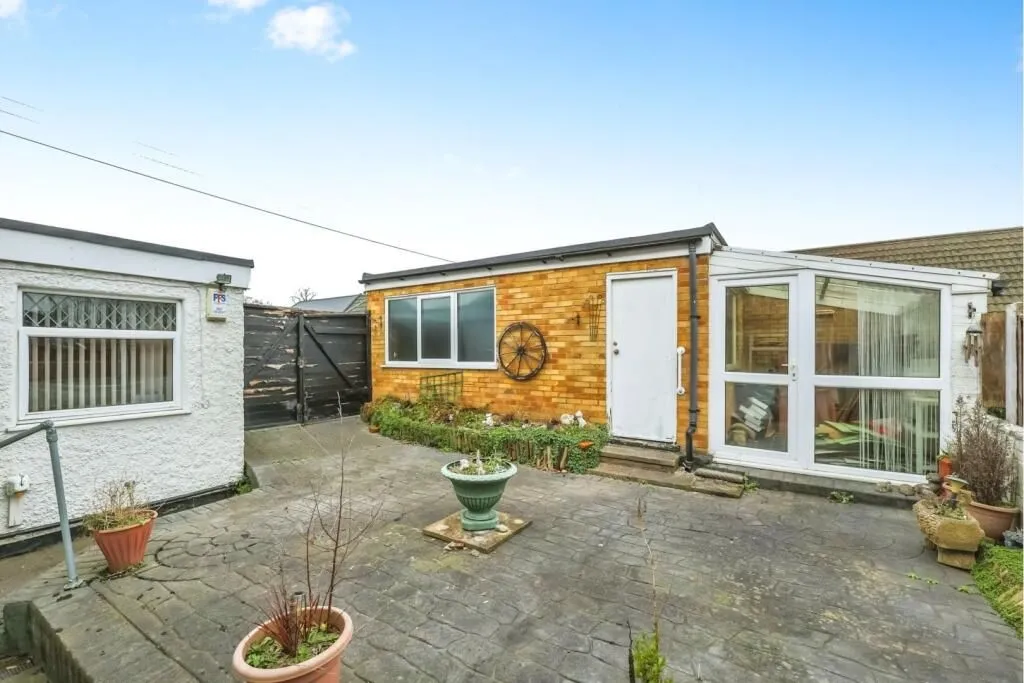 Nottingham, Nottinghamshire, NG8 1AL - Online Auctions