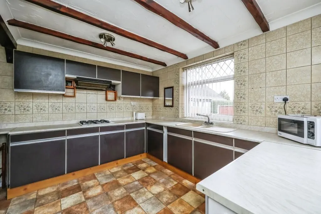 Nottingham, Nottinghamshire, NG8 1AL - Online Auctions