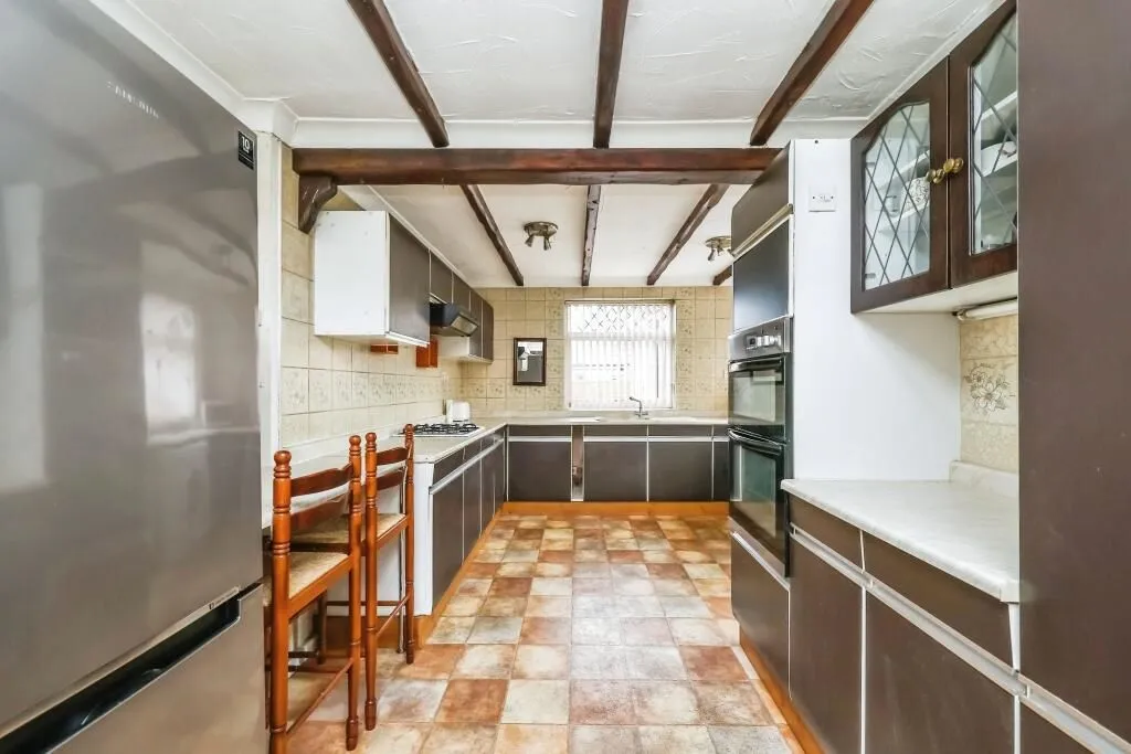 Nottingham, Nottinghamshire, NG8 1AL - Online Auctions