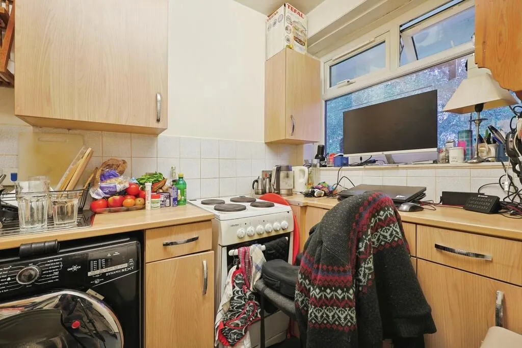 London, SW6 2BE - Online Auctions