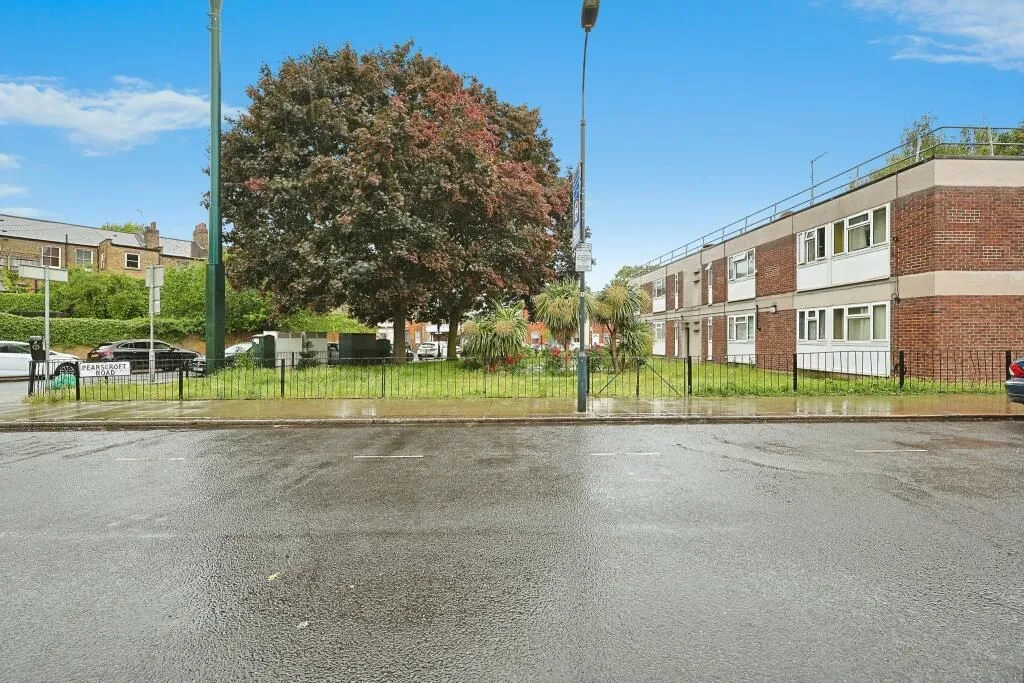 London, SW6 2BE - Online Auctions