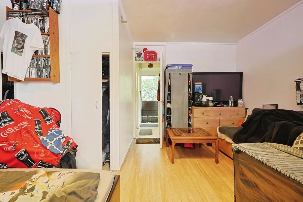 London, SW6 2BE - Online Auctions