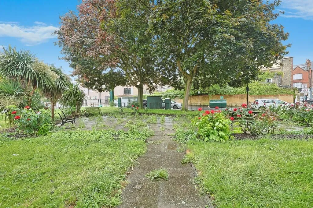 London, SW6 2BE - Online Auctions