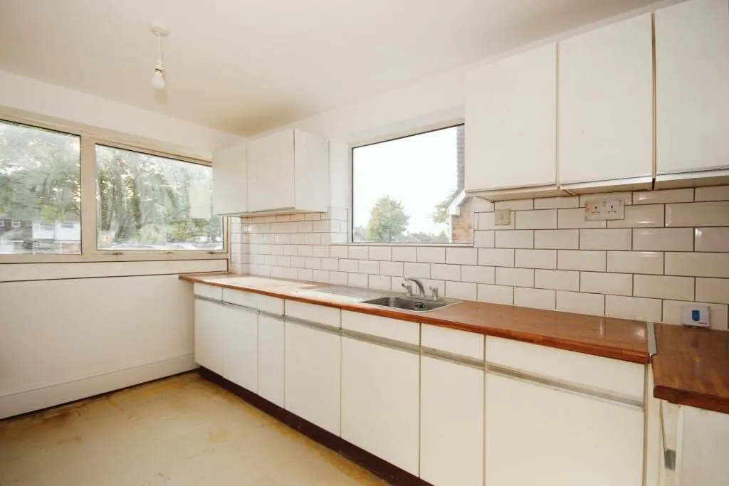 Leamington Spa, Warwickshire, CV32 7BH - Online Auctions