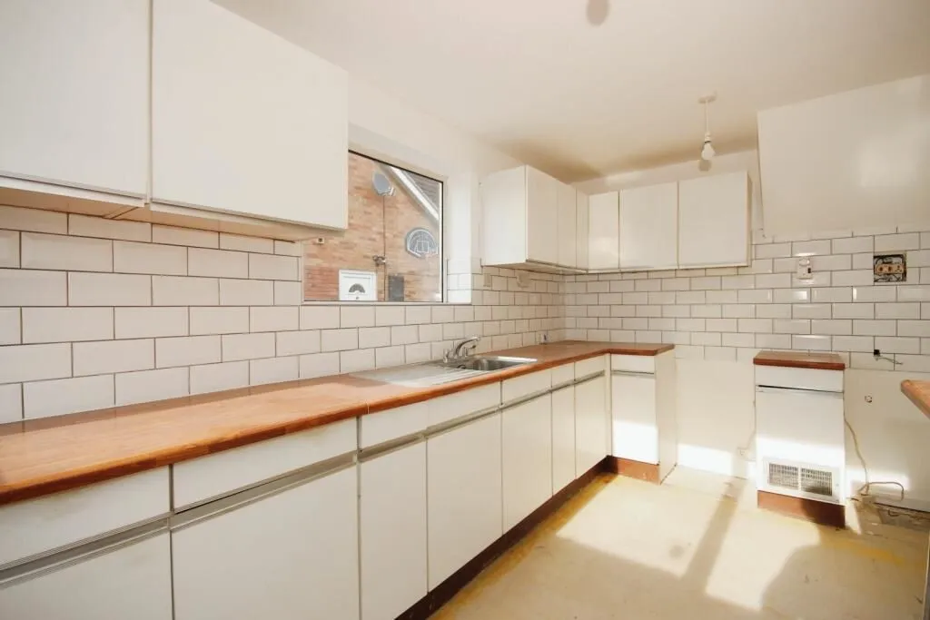 Leamington Spa, Warwickshire, CV32 7BH - Online Auctions