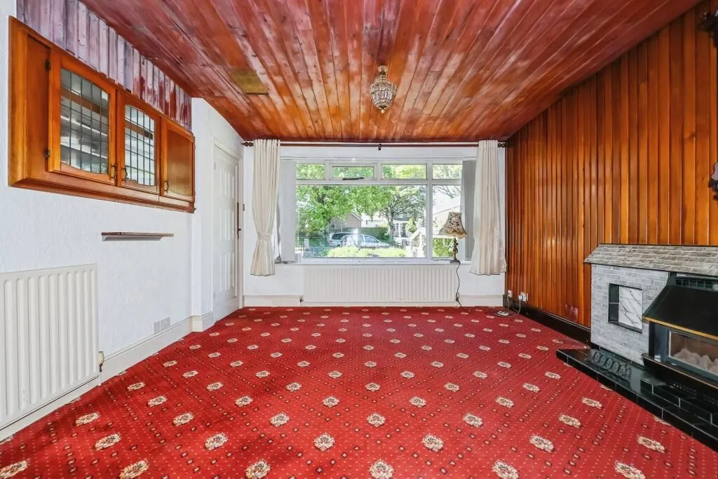 Nottingham, Nottinghamshire, NG8 5GE - Online Auctions