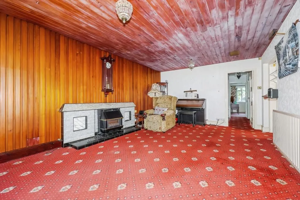 Nottingham, Nottinghamshire, NG8 5GE - Online Auctions