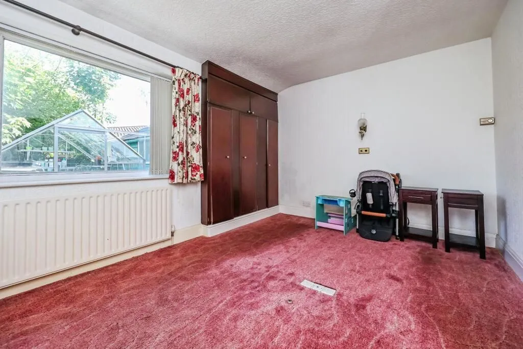 Nottingham, Nottinghamshire, NG8 5GE - Online Auctions