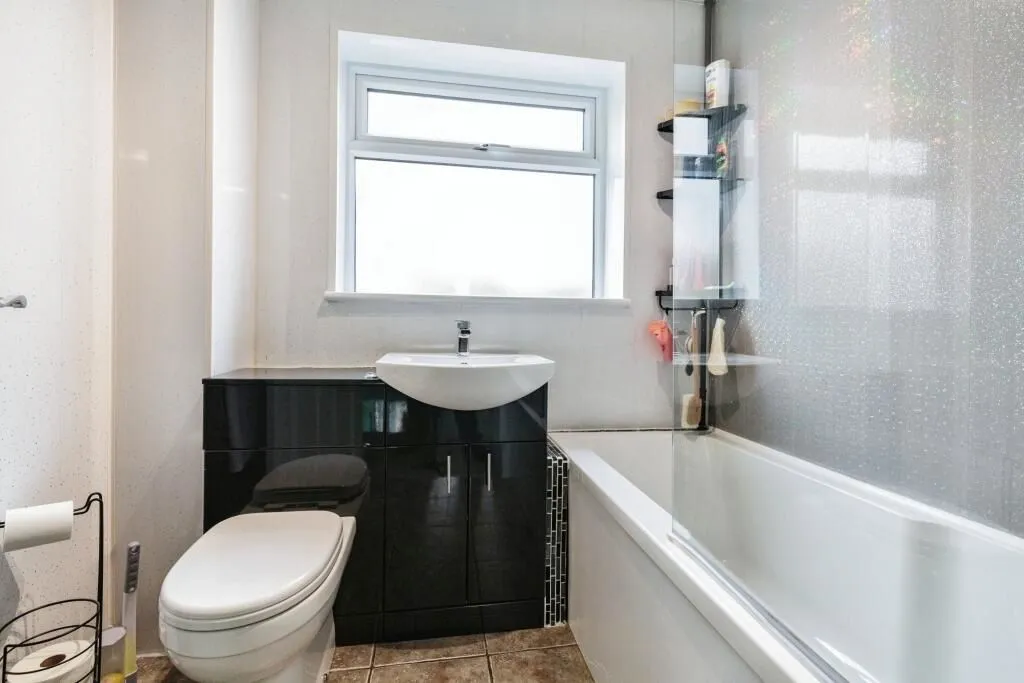 Ingol, Preston, Lancashire, PR2 3XY - Online Auctions