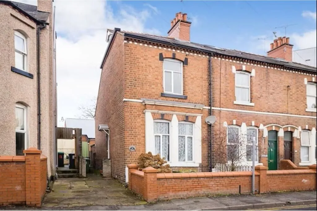 Wrexham, Clwyd, LL13 8EB - Online Auctions