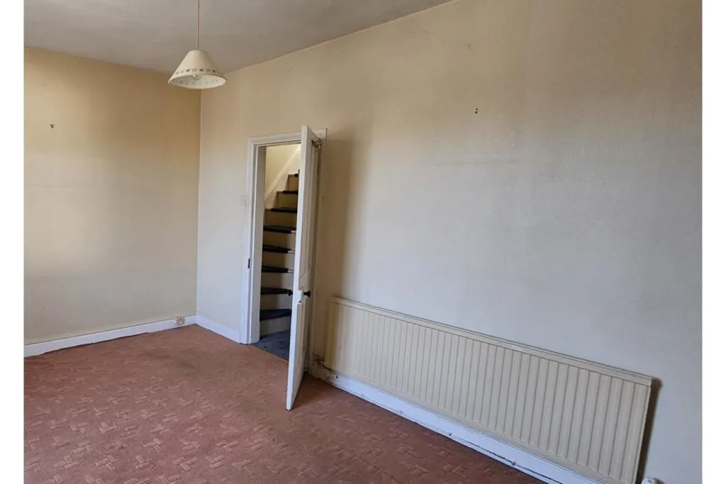Wrexham, Clwyd, LL13 8EB - Online Auctions