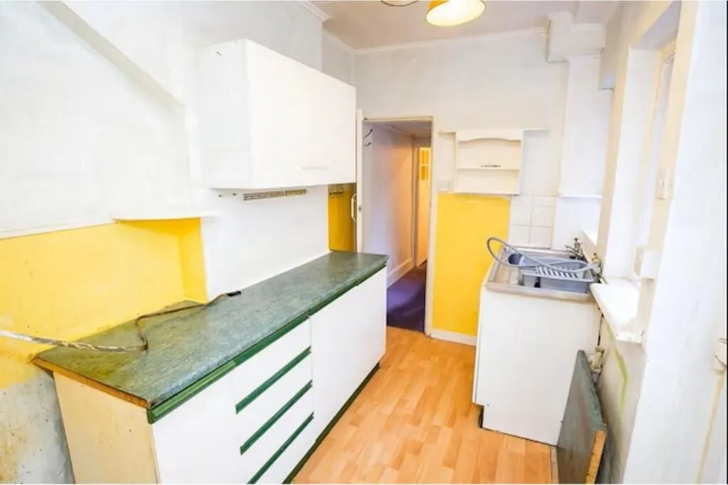 Wrexham, Clwyd, LL13 8EB - Online Auctions