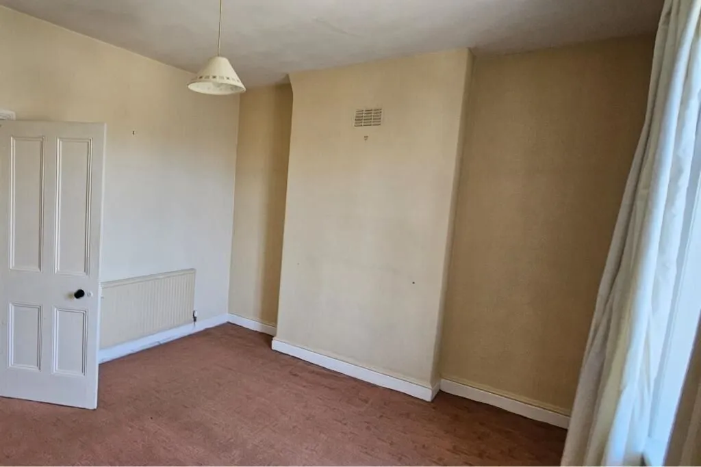 Wrexham, Clwyd, LL13 8EB - Online Auctions