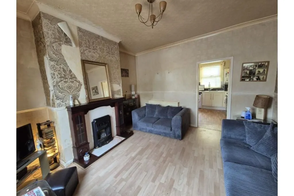 Ashton-under-Lyne, Lancashire, OL6 8EZ - Online Auctions