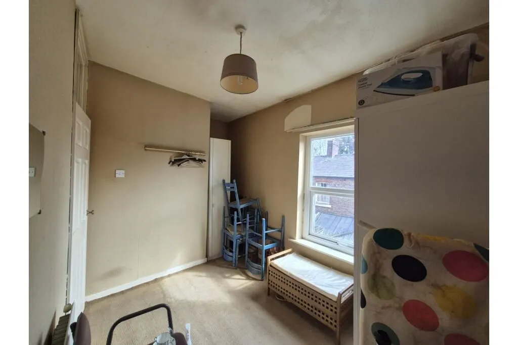 Ashton-under-Lyne, Lancashire, OL6 8EZ - Online Auctions