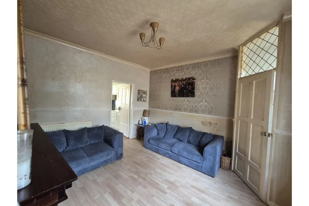 Ashton-under-Lyne, Lancashire, OL6 8EZ - Online Auctions
