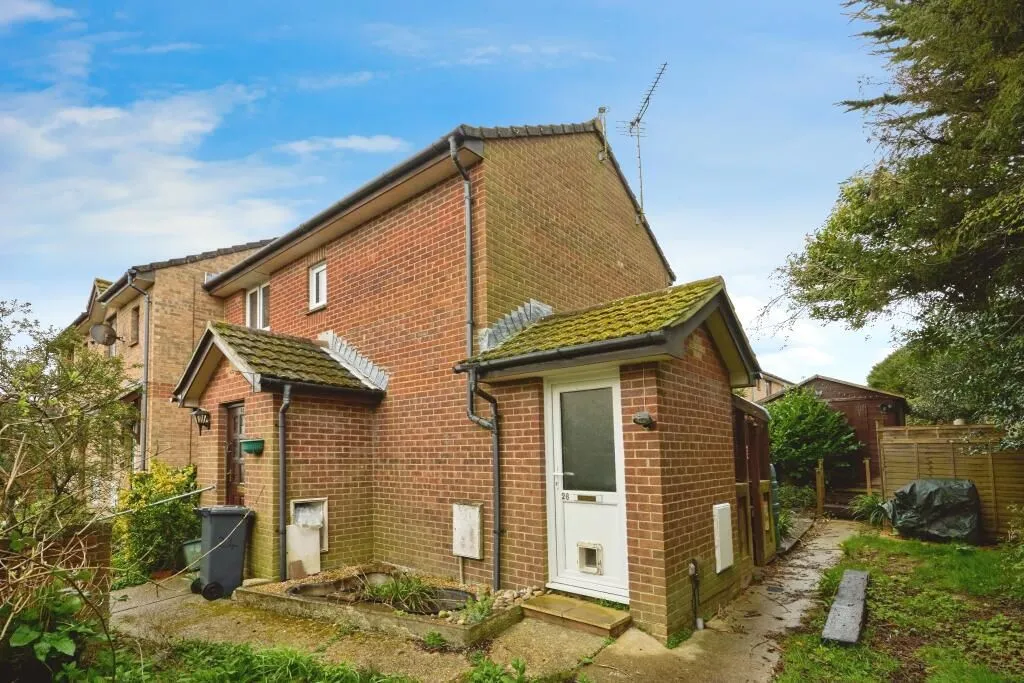 Wootton Bridge, Ryde, Isle Of Wight, PO33 4LS - Online Auctions
