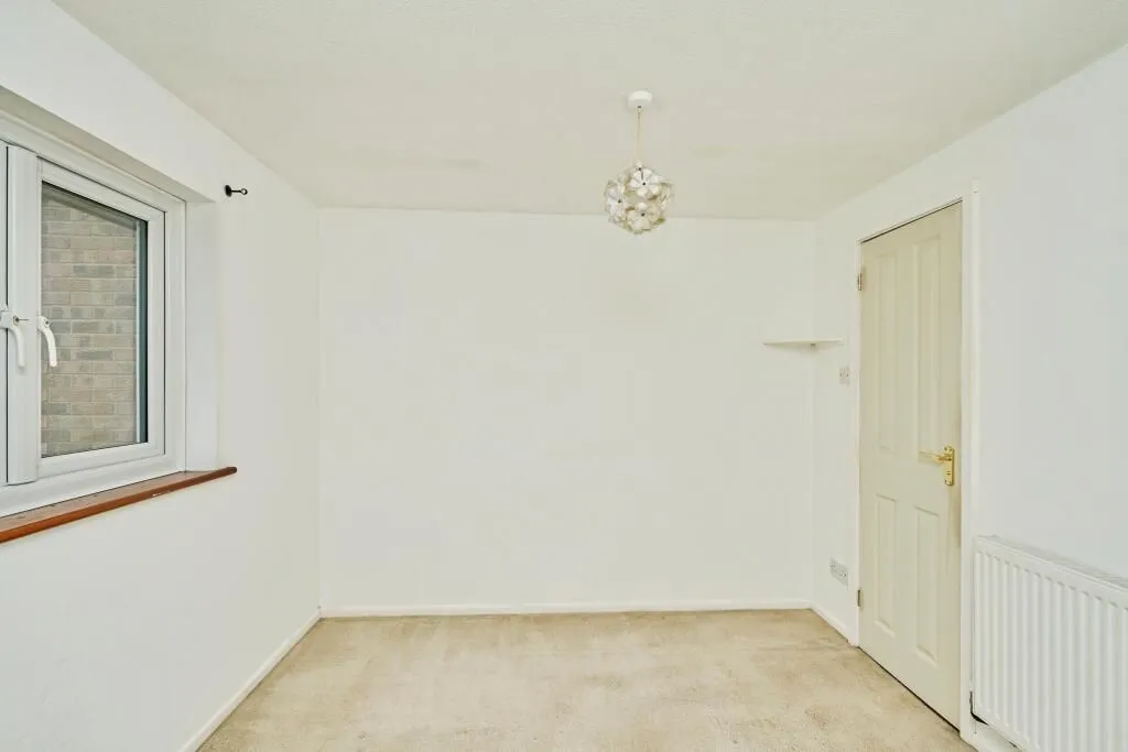 Wootton Bridge, Ryde, Isle Of Wight, PO33 4LS - Online Auctions
