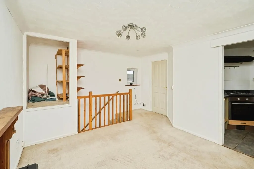 Wootton Bridge, Ryde, Isle Of Wight, PO33 4LS - Online Auctions