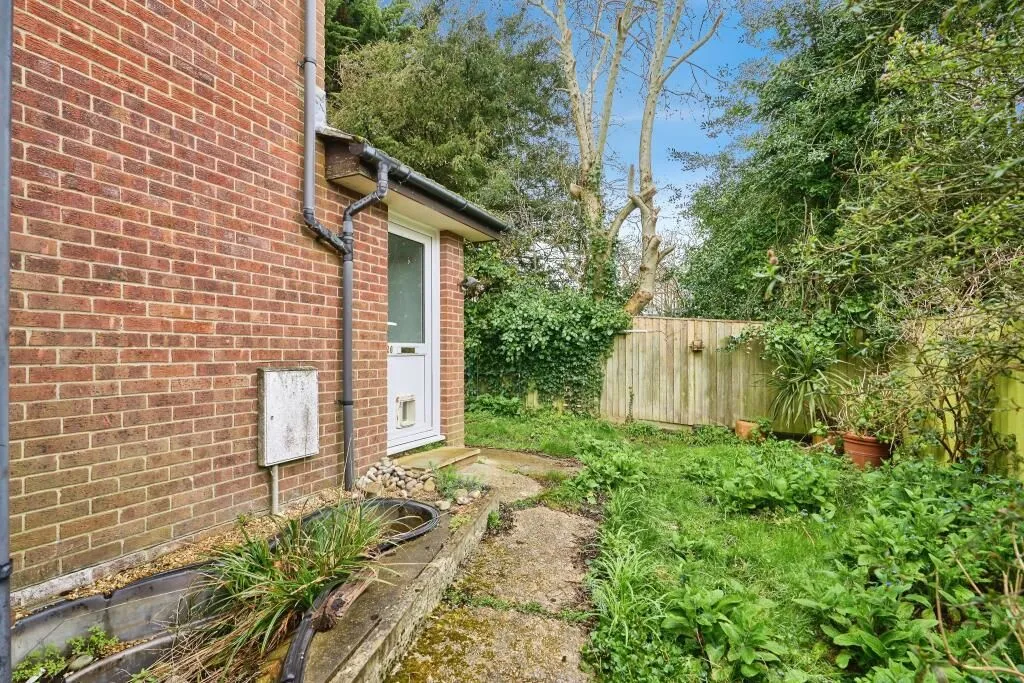 Wootton Bridge, Ryde, Isle Of Wight, PO33 4LS - Online Auctions