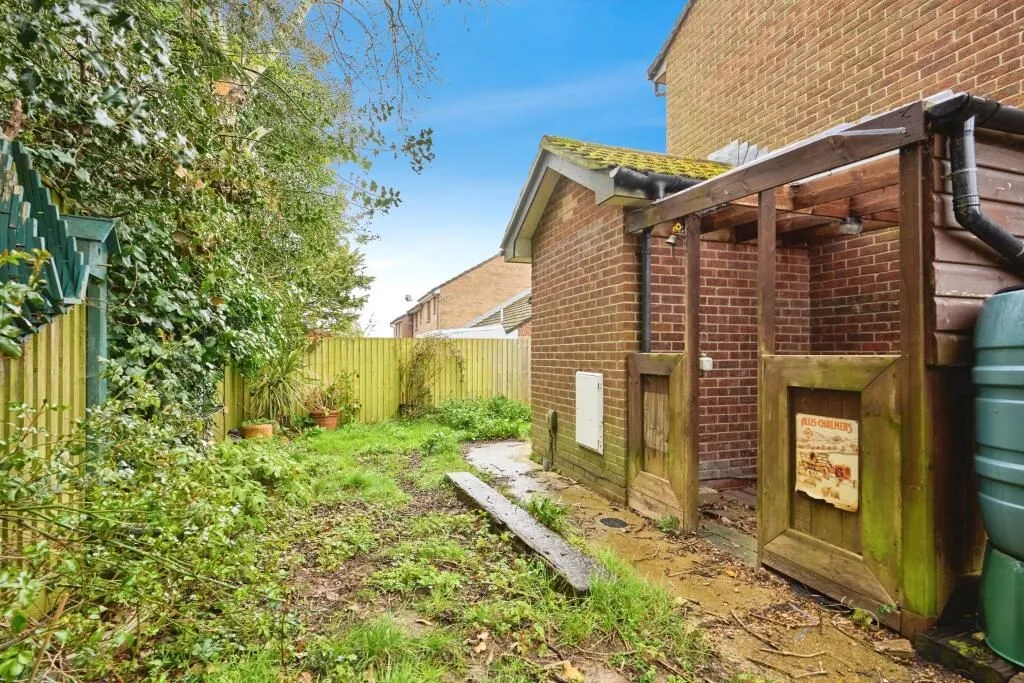 Wootton Bridge, Ryde, Isle Of Wight, PO33 4LS - Online Auctions
