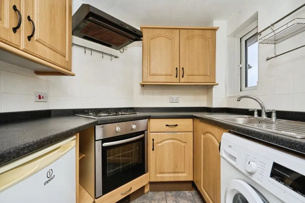 Wootton Bridge, Ryde, Isle Of Wight, PO33 4LS - Online Auctions