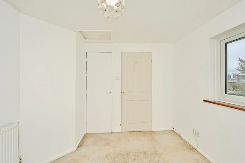 Wootton Bridge, Ryde, Isle Of Wight, PO33 4LS - Online Auctions