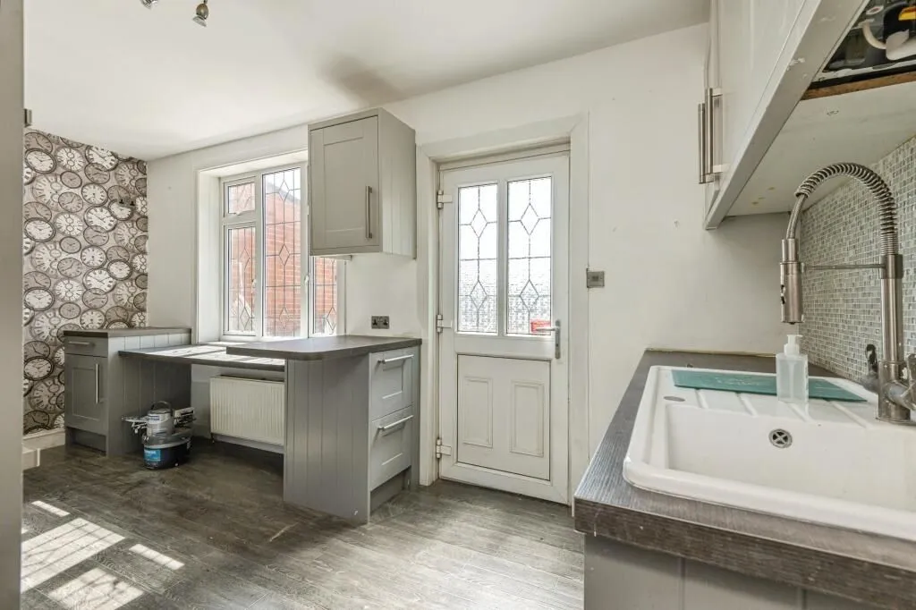 Leeds, West Yorkshire, LS13 4JX - Online Auctions