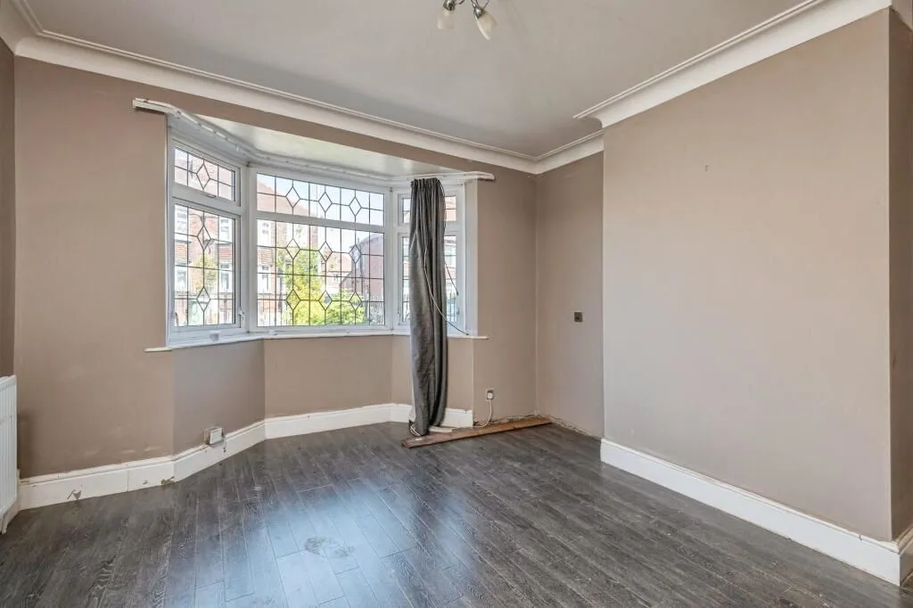 Leeds, West Yorkshire, LS13 4JX - Online Auctions
