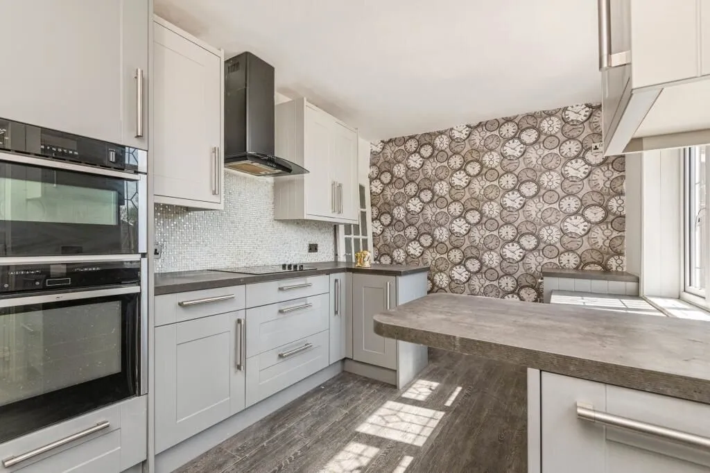Leeds, West Yorkshire, LS13 4JX - Online Auctions