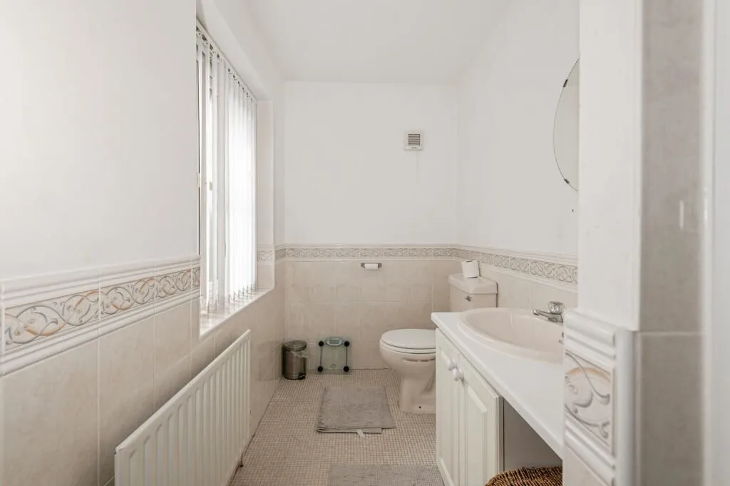 Leeds, West Yorkshire, LS10 4UP - Online Auctions