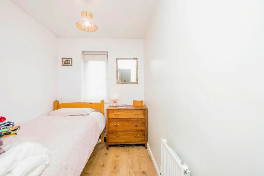 Blackmill, Bridgend, Mid Glamorgan, CF35 6EJ - Online Auctions