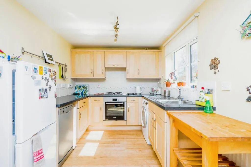 Blackmill, Bridgend, Mid Glamorgan, CF35 6EJ - Online Auctions