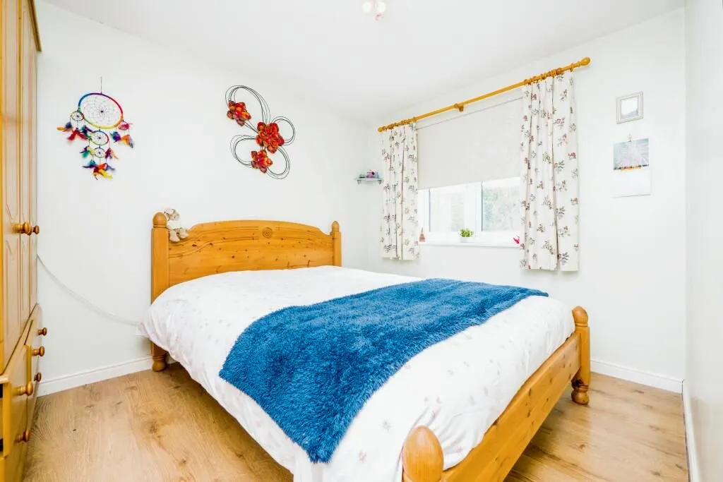Blackmill, Bridgend, Mid Glamorgan, CF35 6EJ - Online Auctions