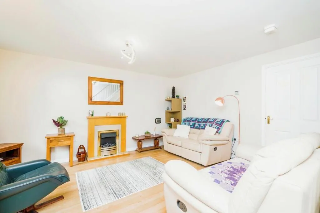Blackmill, Bridgend, Mid Glamorgan, CF35 6EJ - Online Auctions
