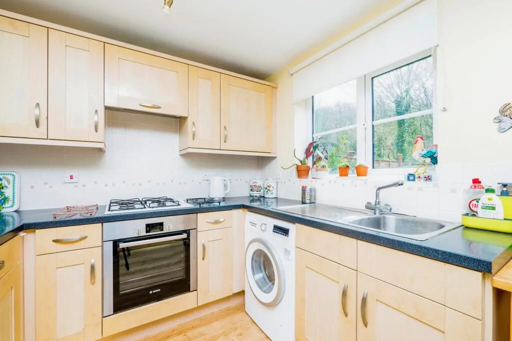 Blackmill, Bridgend, Mid Glamorgan, CF35 6EJ - Online Auctions