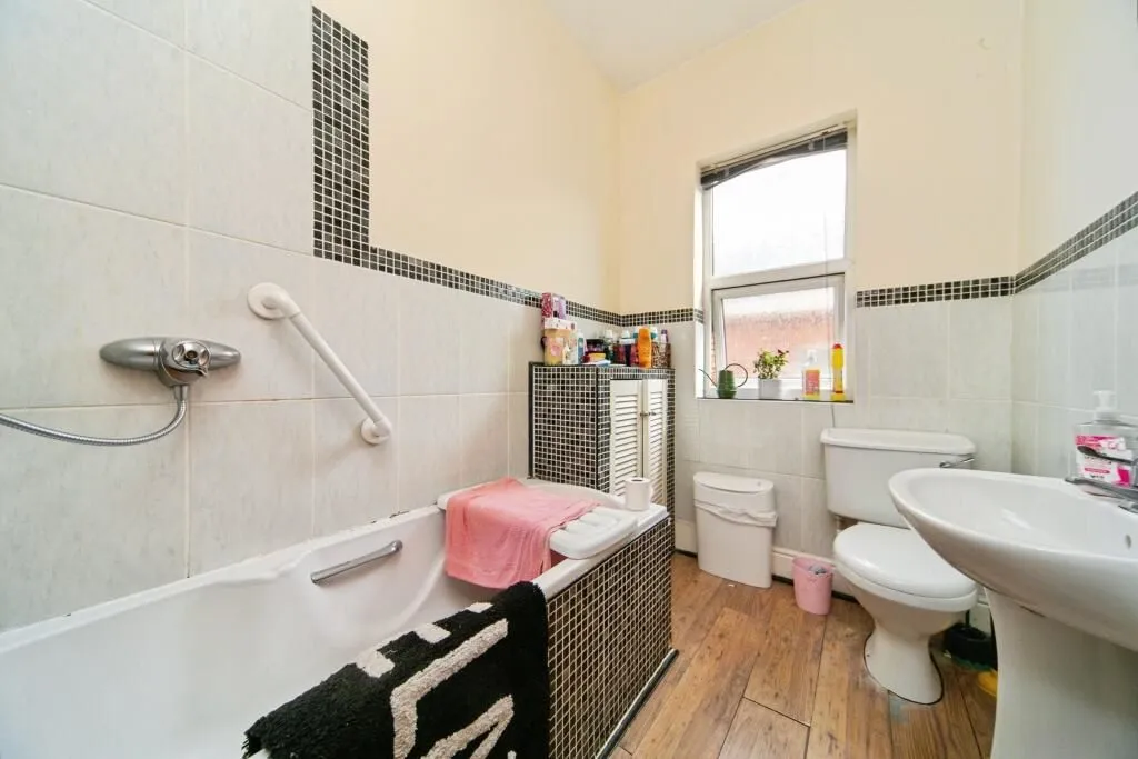 Prenton, Merseyside, CH43 5RQ - Online Auctions