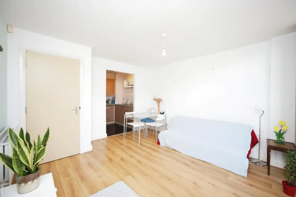 56 Bath Row, Birmingham, West Midlands, B15 2DG - Online Auctions