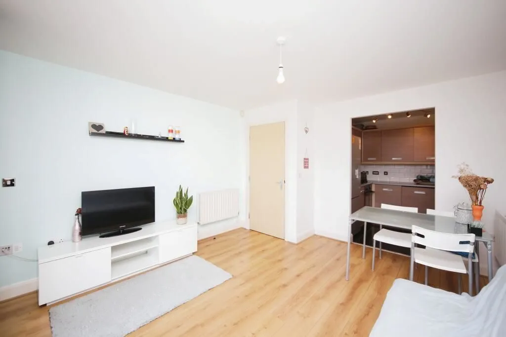 56 Bath Row, Birmingham, West Midlands, B15 2DG - Online Auctions