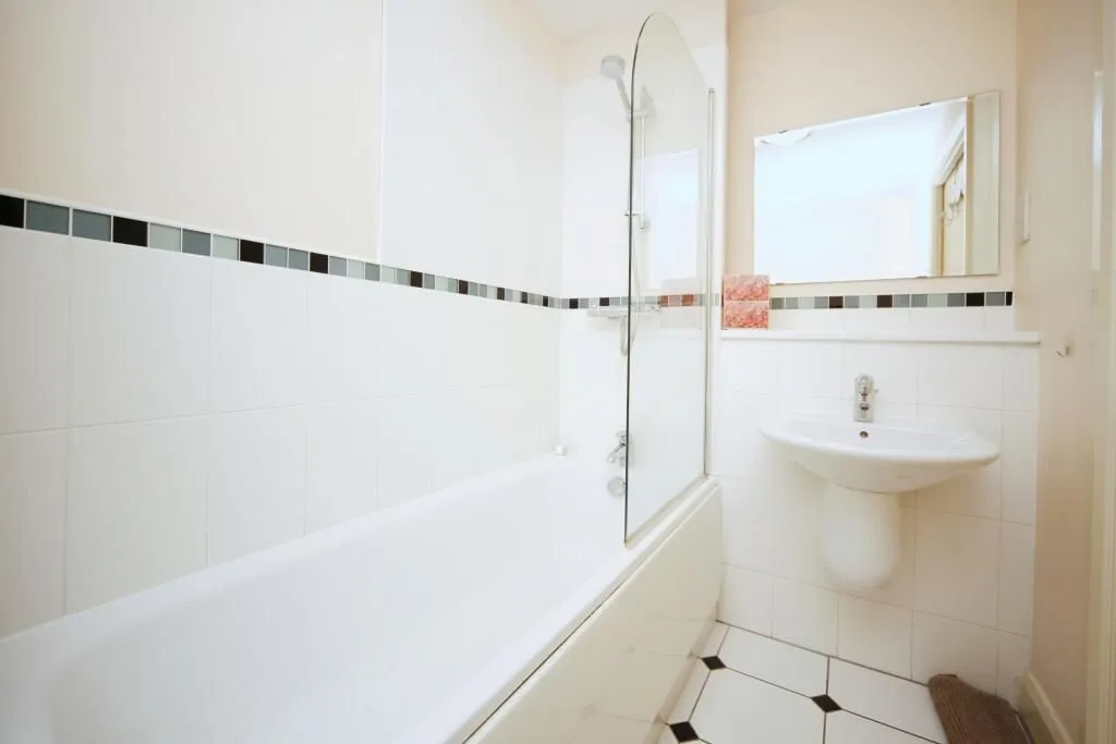56 Bath Row, Birmingham, West Midlands, B15 2DG - Online Auctions