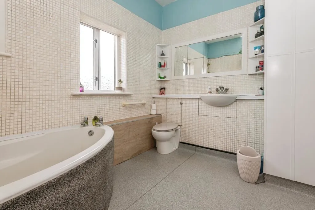 Horbury, Wakefield, West Yorkshire, WF4 6ER - Online Auctions