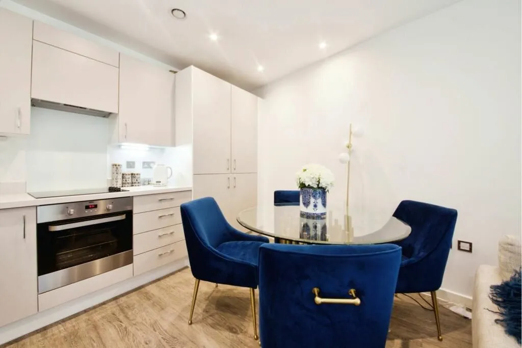 Laidlaw House, 15 Medawar Drive, London, NW7 1SS - Online Auctions