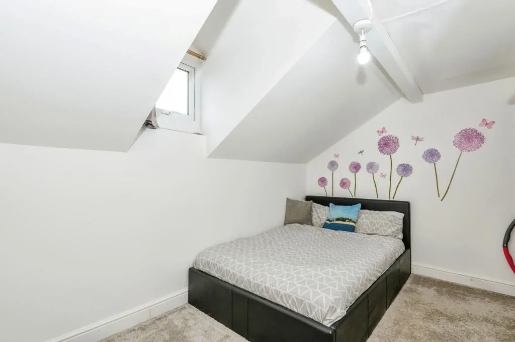 Brighouse, West Yorkshire, HD6 1DA - Online Auctions
