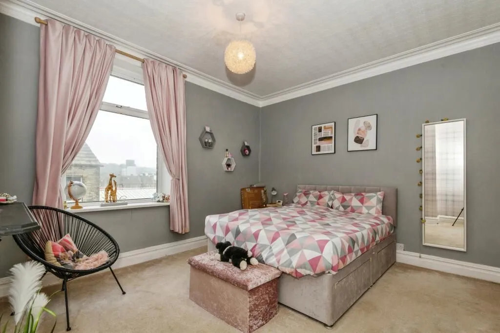 Brighouse, West Yorkshire, HD6 1DA - Online Auctions